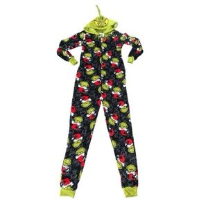 One Piece Grinch PJ’S size  Small 4/6